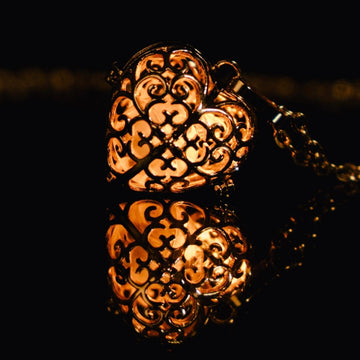 Leuchtende Halskette – 'Radiant Heart'