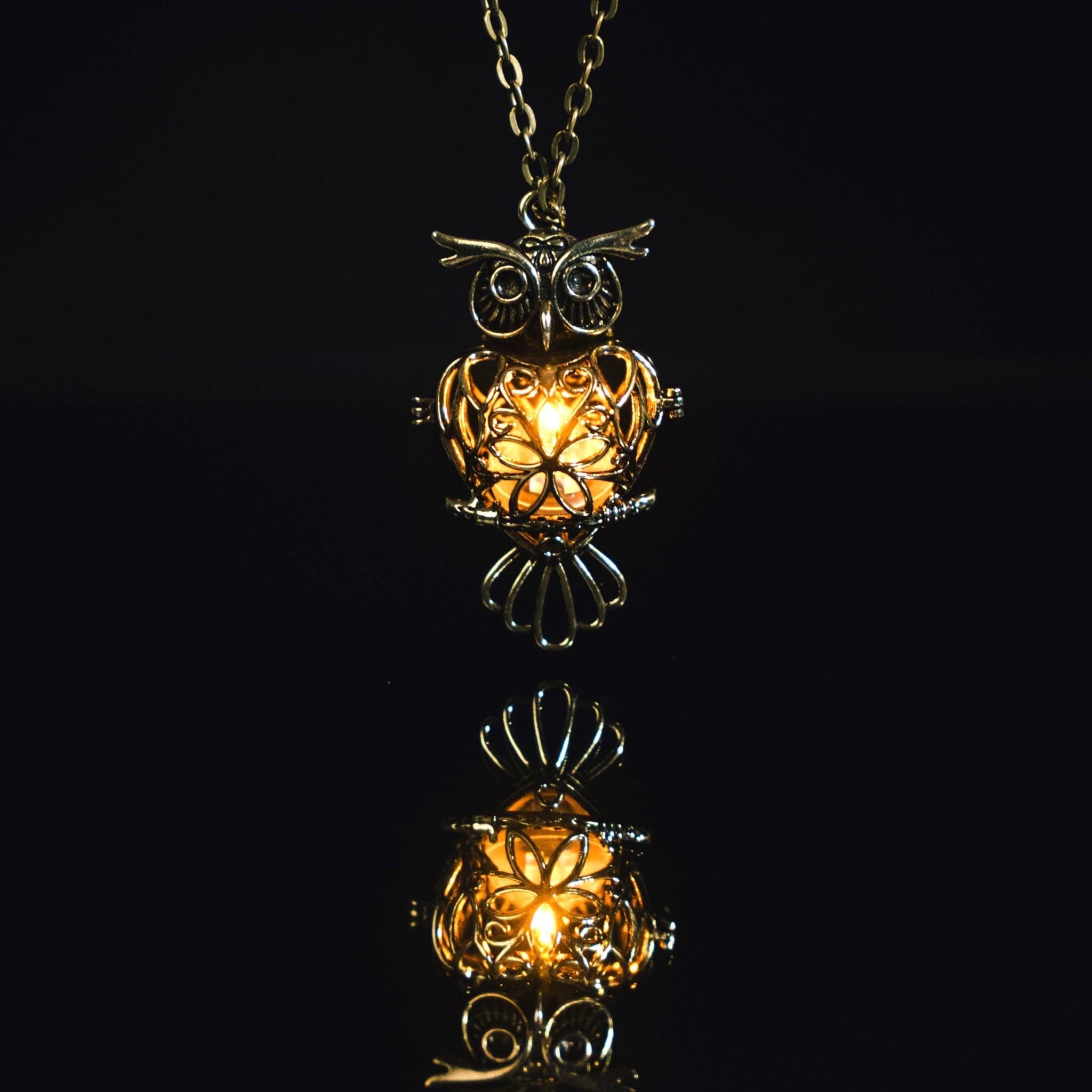 Illuminated Big Owl Gold Pendant Necklace – Majestic Long Chain of Wisdom